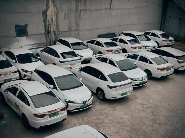 新能源網(wǎng)約車頻遭“拒保”，“一險(xiǎn)難求”難在哪?