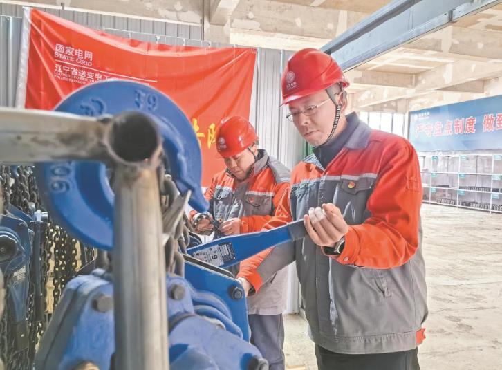 李俊鵬：走南闖北建電網(wǎng)，施工細節(jié)見真章
