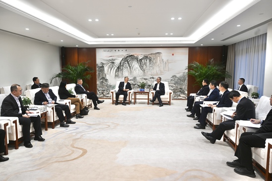 中國電建黨委副書記、總經理王斌與中國機電商會黨委書記、會長張鈺晶舉行會談