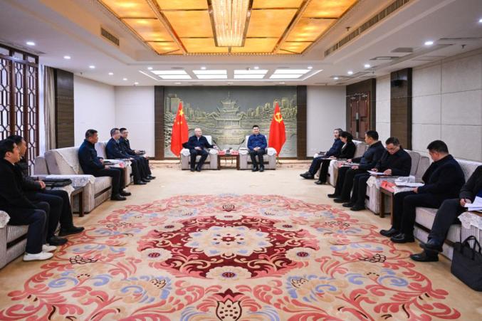 貴陽市領(lǐng)導(dǎo)會見中國節(jié)能環(huán)保集團(tuán)有限公司黨委常委、總會計師朱慶鋒一行