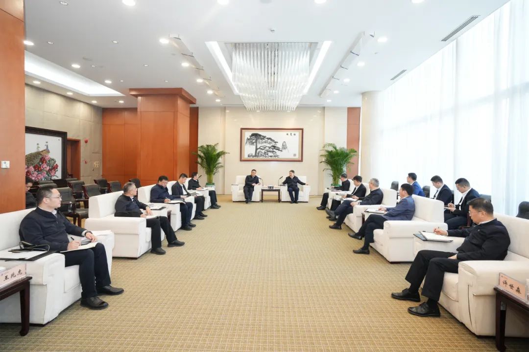 華能集團(tuán)董事長溫樞剛、總經(jīng)理張文峰會(huì)見哈電集團(tuán)董事長曹志安、總經(jīng)理黃偉