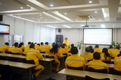華潤南京公司檢修公司黨支部開展黨員大會、支委會以及3月份主題黨日活動